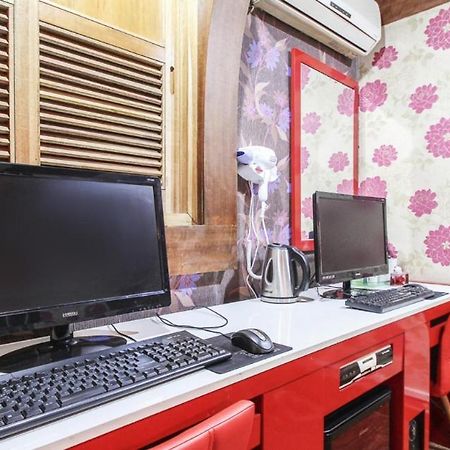 Couple Motel Seoul Bagian luar foto