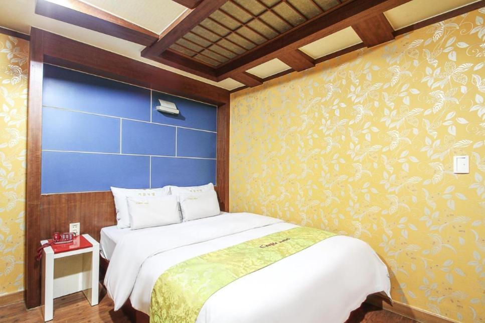 Couple Motel Seoul Bagian luar foto