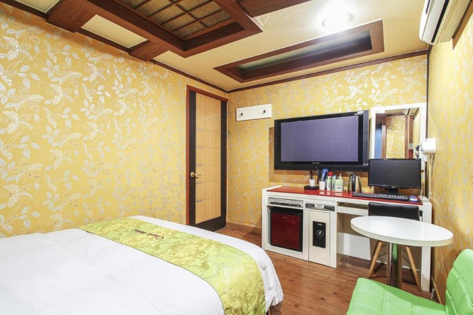 Couple Motel Seoul Bagian luar foto